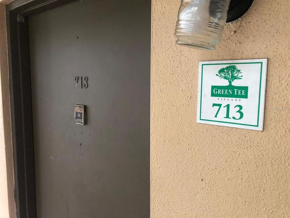 For Sale: $100,000 (2 beds, 2 baths, 978 Square Feet)