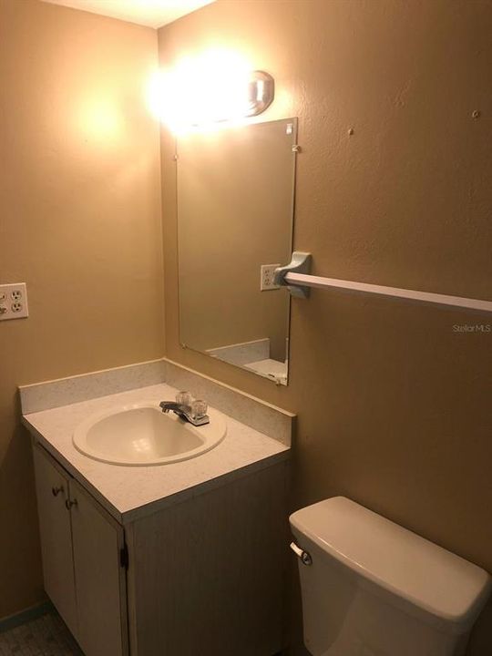 For Sale: $100,000 (2 beds, 2 baths, 978 Square Feet)