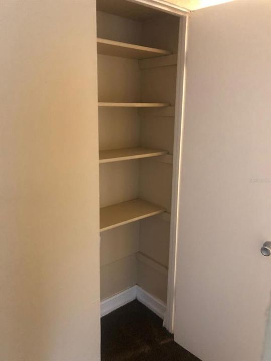 For Sale: $100,000 (2 beds, 2 baths, 978 Square Feet)