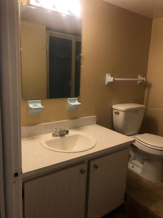 For Sale: $100,000 (2 beds, 2 baths, 978 Square Feet)