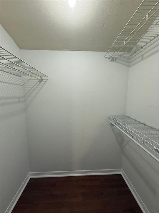 For Rent: $1,075 (1 beds, 1 baths, 493 Square Feet)