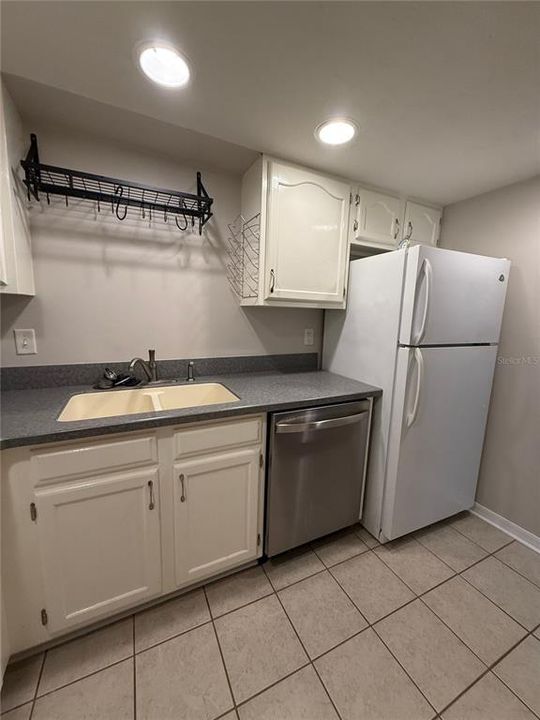 For Rent: $1,075 (1 beds, 1 baths, 493 Square Feet)