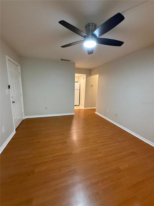 For Rent: $1,075 (1 beds, 1 baths, 493 Square Feet)
