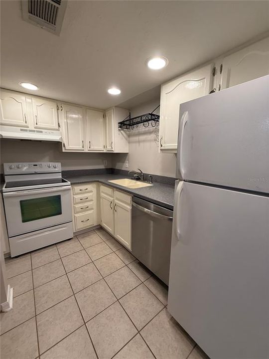 For Rent: $1,075 (1 beds, 1 baths, 493 Square Feet)