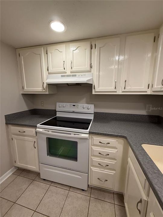 For Rent: $1,075 (1 beds, 1 baths, 493 Square Feet)