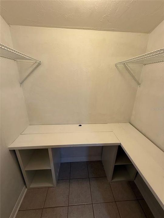 For Rent: $1,075 (1 beds, 1 baths, 493 Square Feet)