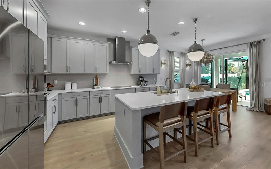 For Sale: $800,000 (4 beds, 4 baths, 2943 Square Feet)