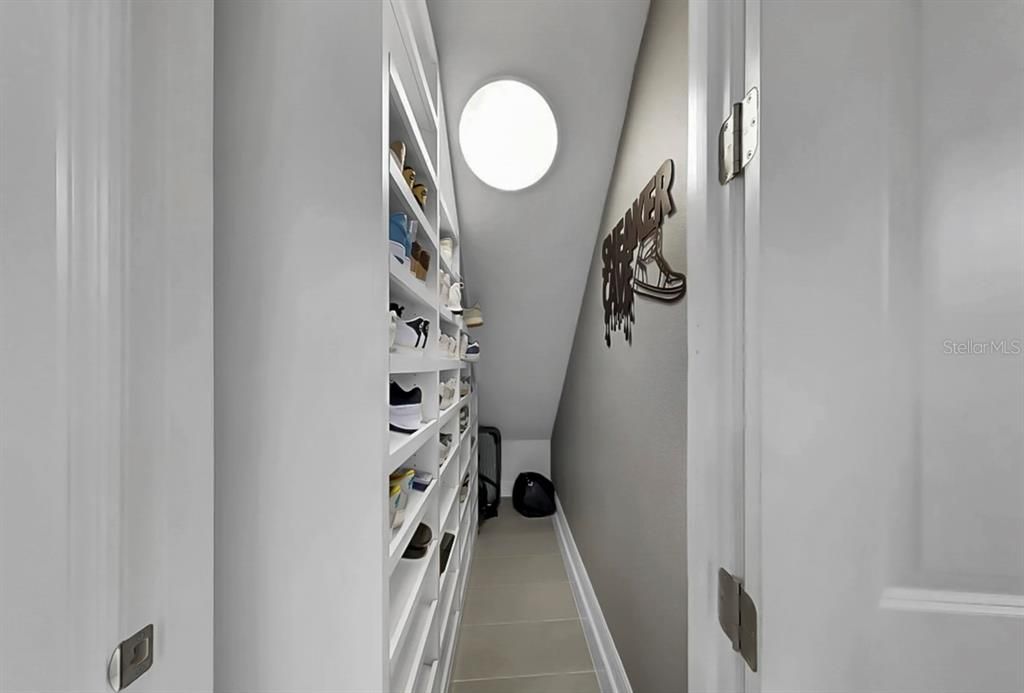 For Sale: $800,000 (4 beds, 4 baths, 2943 Square Feet)