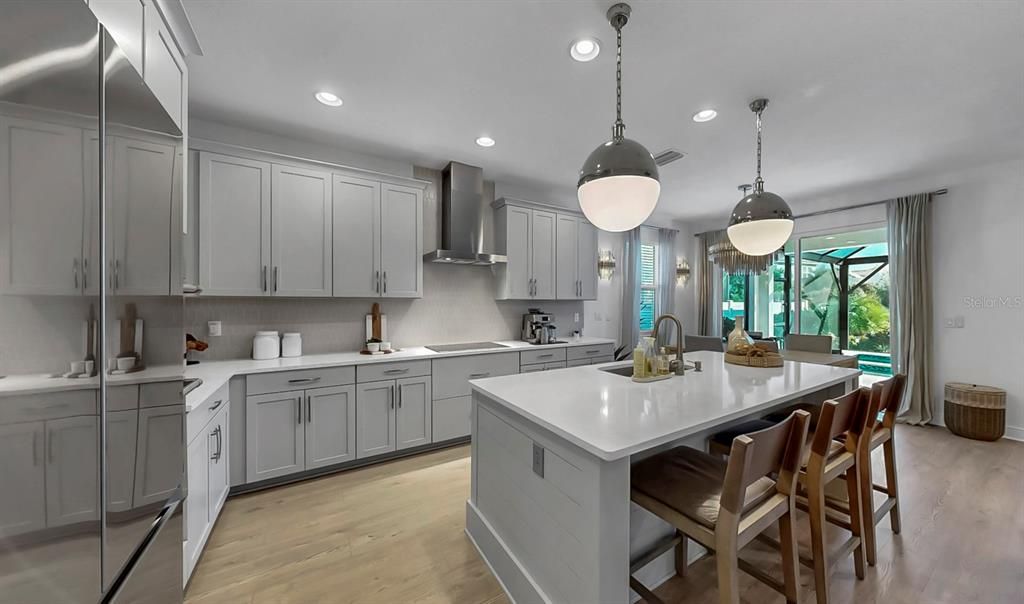 For Sale: $800,000 (4 beds, 4 baths, 2943 Square Feet)