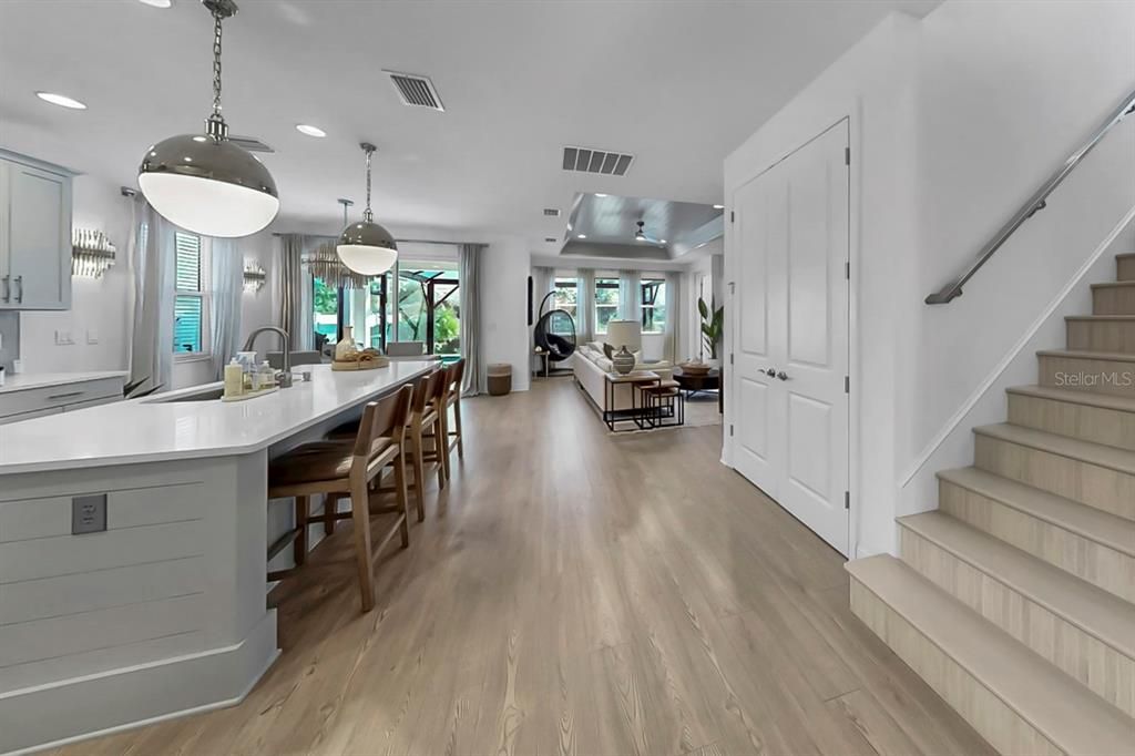 For Sale: $800,000 (4 beds, 4 baths, 2943 Square Feet)