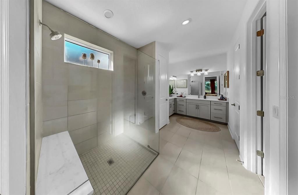 For Sale: $800,000 (4 beds, 4 baths, 2943 Square Feet)