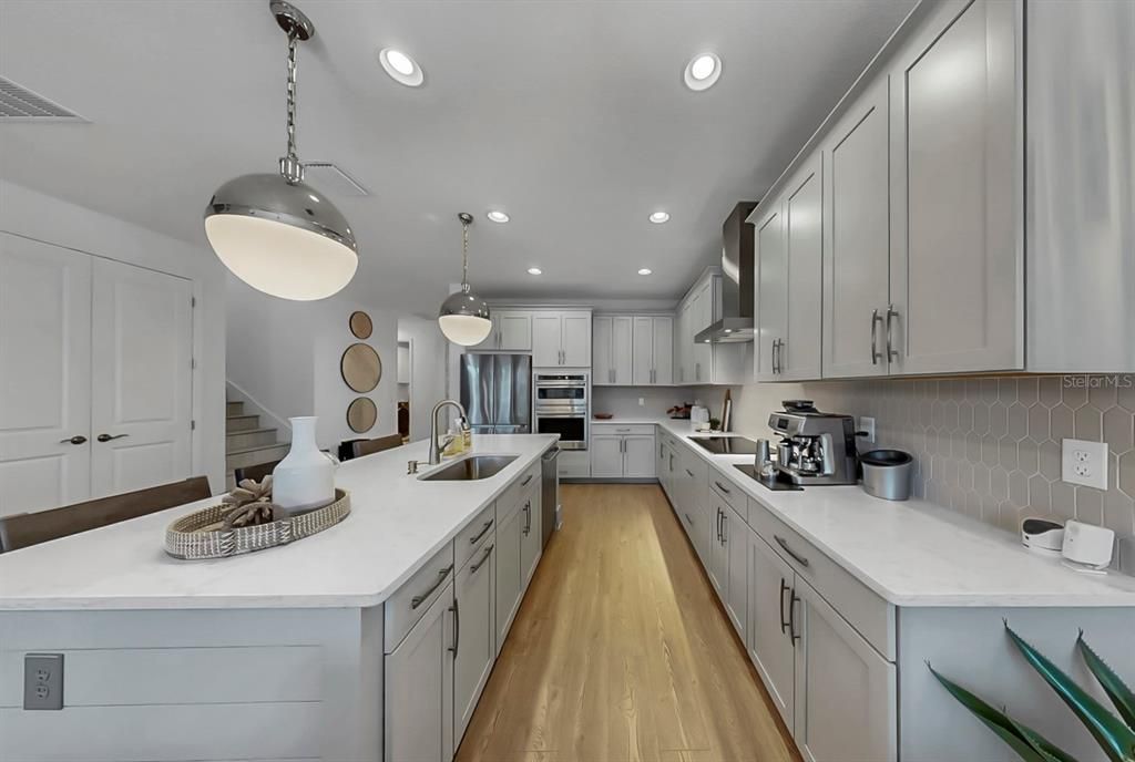 For Sale: $800,000 (4 beds, 4 baths, 2943 Square Feet)