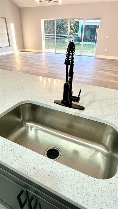 For Sale: $300,000 (3 beds, 2 baths, 1728 Square Feet)