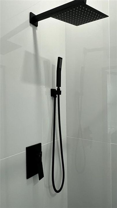 For Sale: $300,000 (3 beds, 2 baths, 1728 Square Feet)