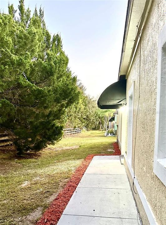 For Sale: $300,000 (3 beds, 2 baths, 1728 Square Feet)