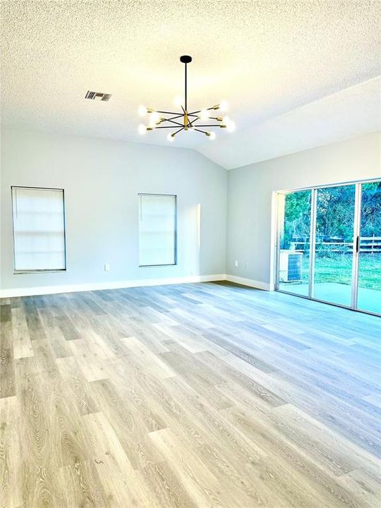 For Sale: $300,000 (3 beds, 2 baths, 1728 Square Feet)