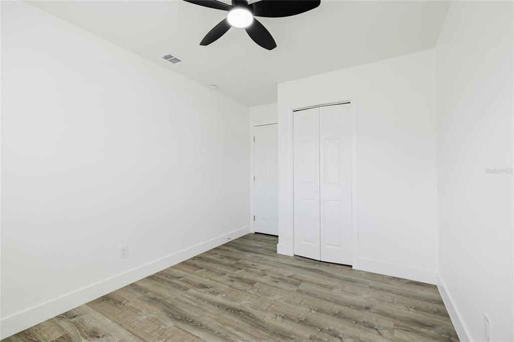 待售: $445,000 (4 贝兹, 2 浴室, 1398 平方英尺)