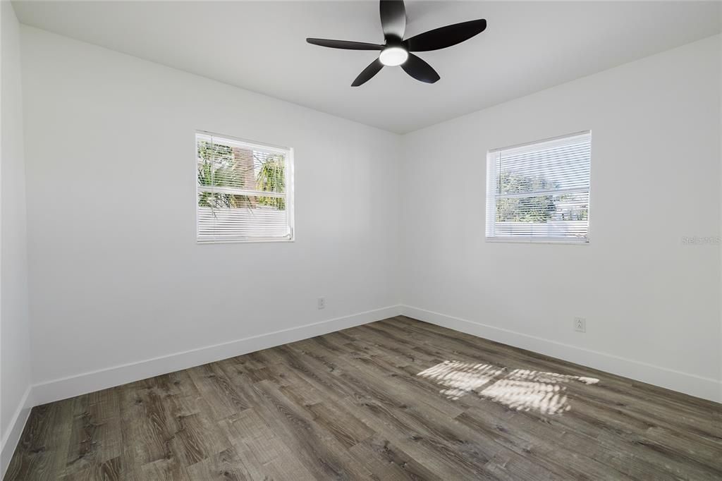 待售: $445,000 (4 贝兹, 2 浴室, 1398 平方英尺)