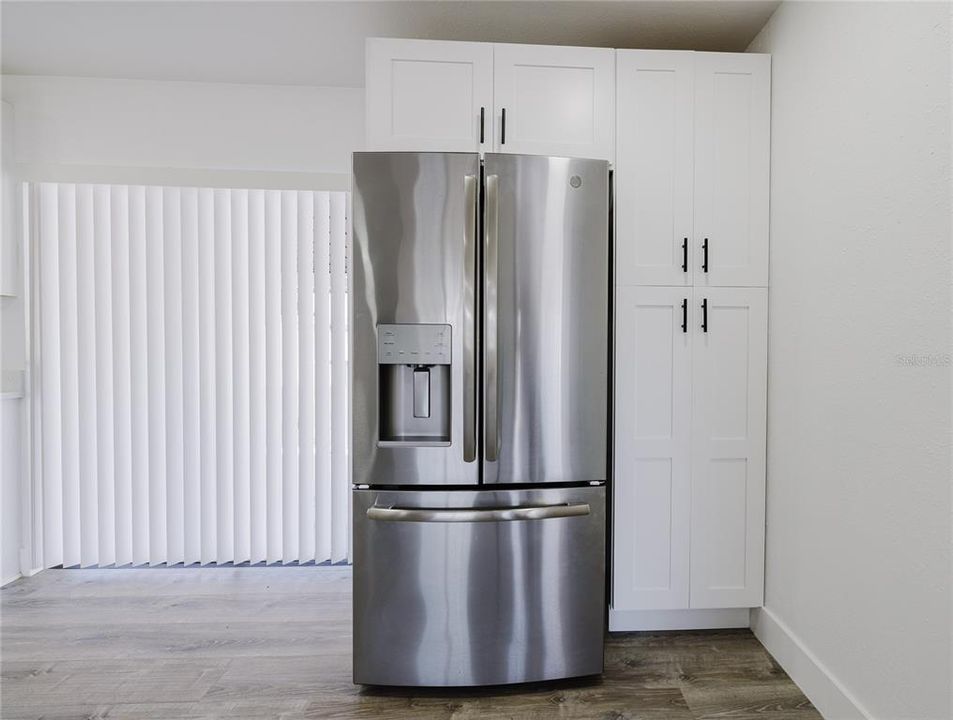 待售: $445,000 (4 贝兹, 2 浴室, 1398 平方英尺)