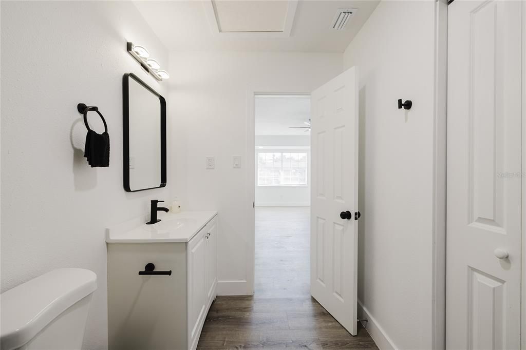 待售: $445,000 (4 贝兹, 2 浴室, 1398 平方英尺)