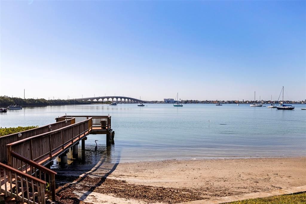 出租: $3,500 (2 贝兹, 2 浴室, 890 平方英尺)