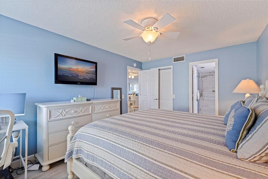 出租: $3,500 (2 贝兹, 2 浴室, 890 平方英尺)