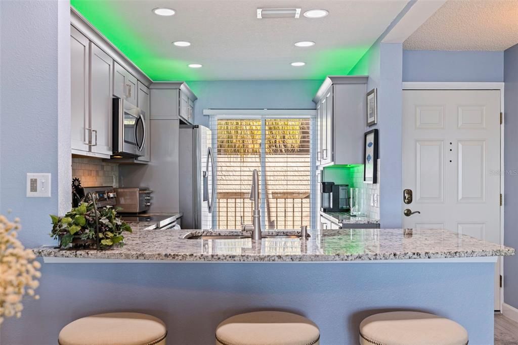 出租: $3,500 (2 贝兹, 2 浴室, 890 平方英尺)