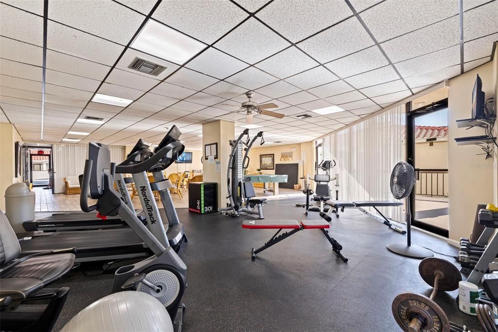 出租: $3,500 (2 贝兹, 2 浴室, 890 平方英尺)