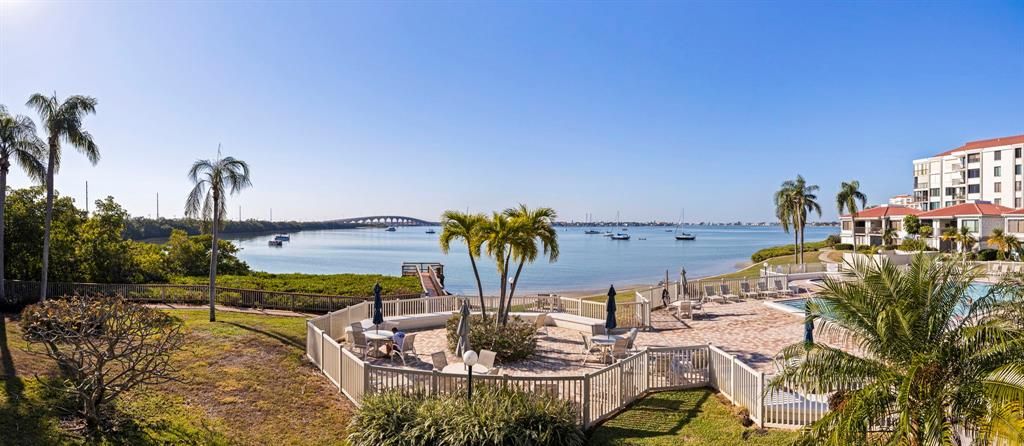 出租: $3,500 (2 贝兹, 2 浴室, 890 平方英尺)