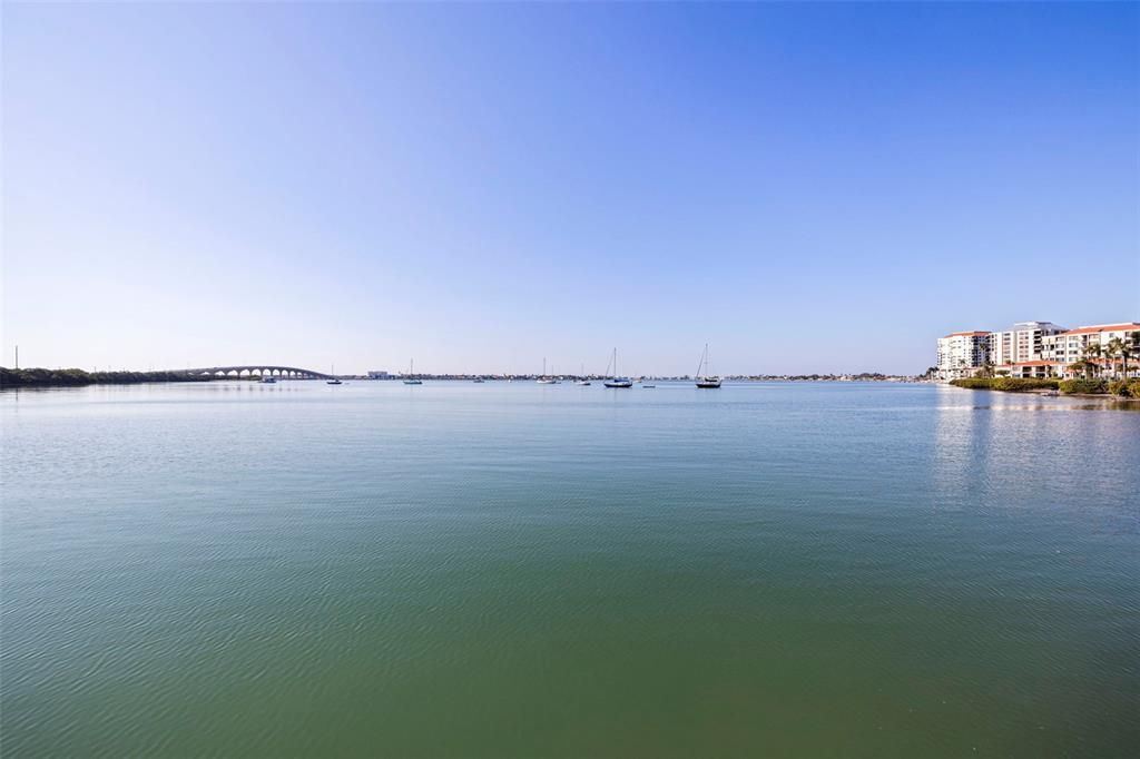 出租: $3,500 (2 贝兹, 2 浴室, 890 平方英尺)