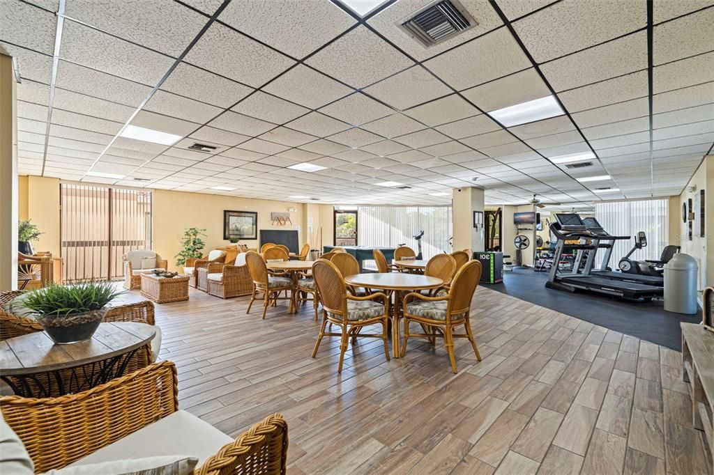 出租: $3,500 (2 贝兹, 2 浴室, 890 平方英尺)