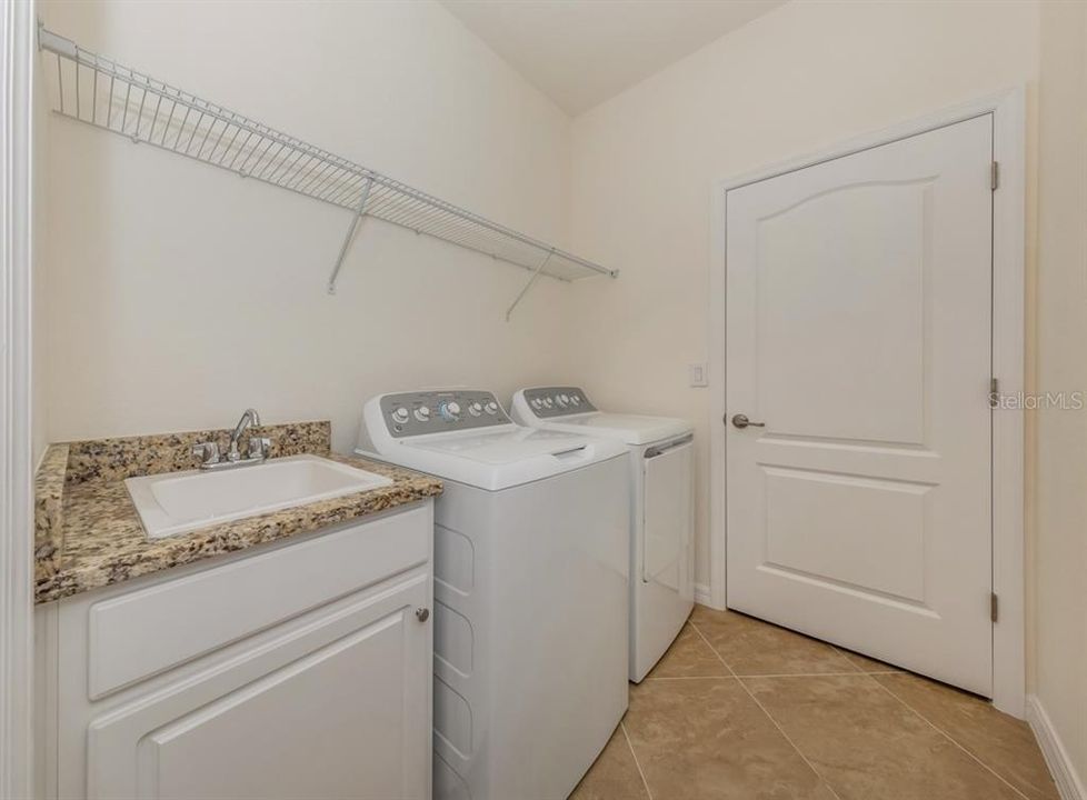 For Rent: $3,000 (4 beds, 2 baths, 2204 Square Feet)