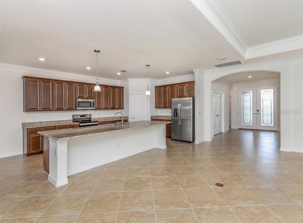 For Rent: $3,000 (4 beds, 2 baths, 2204 Square Feet)