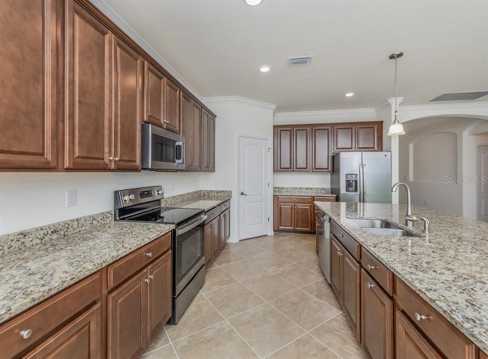 For Rent: $3,000 (4 beds, 2 baths, 2204 Square Feet)