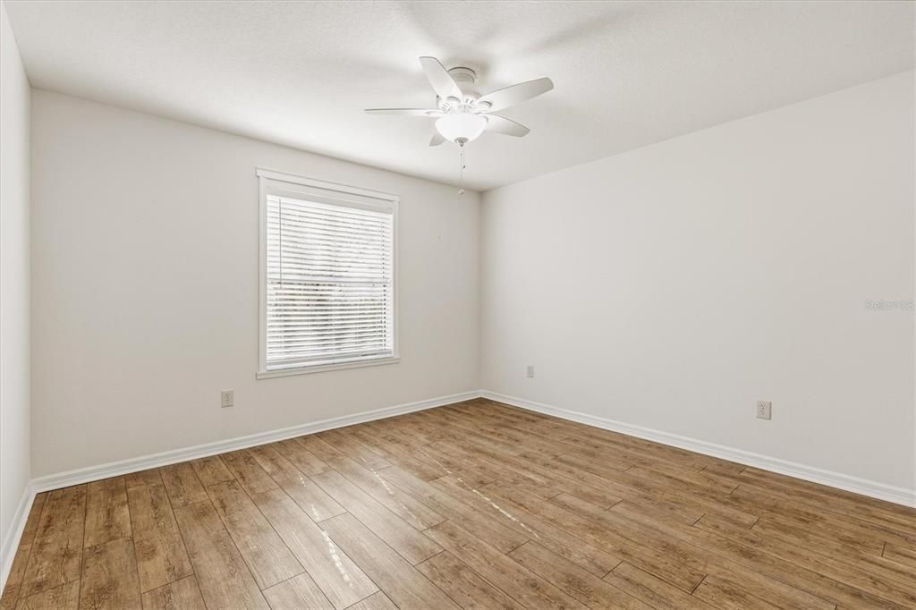 待售: $299,900 (2 贝兹, 2 浴室, 1135 平方英尺)