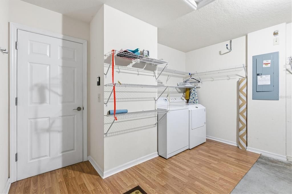 待售: $299,900 (2 贝兹, 2 浴室, 1135 平方英尺)