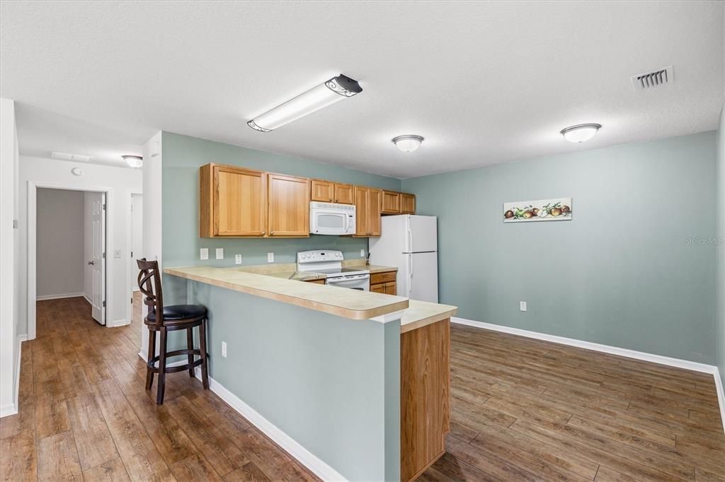 待售: $299,900 (2 贝兹, 2 浴室, 1135 平方英尺)