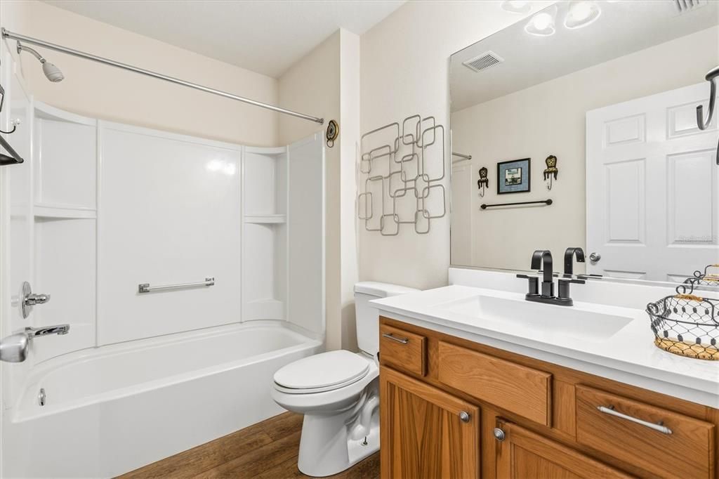 待售: $299,900 (2 贝兹, 2 浴室, 1135 平方英尺)