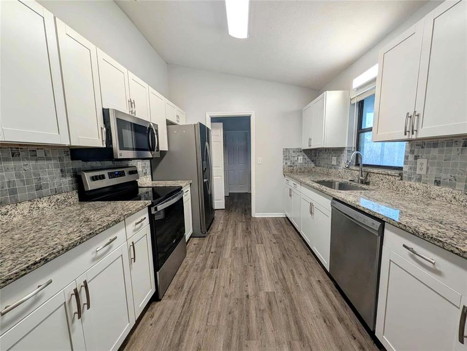 For Rent: $1,900 (3 beds, 2 baths, 1609 Square Feet)