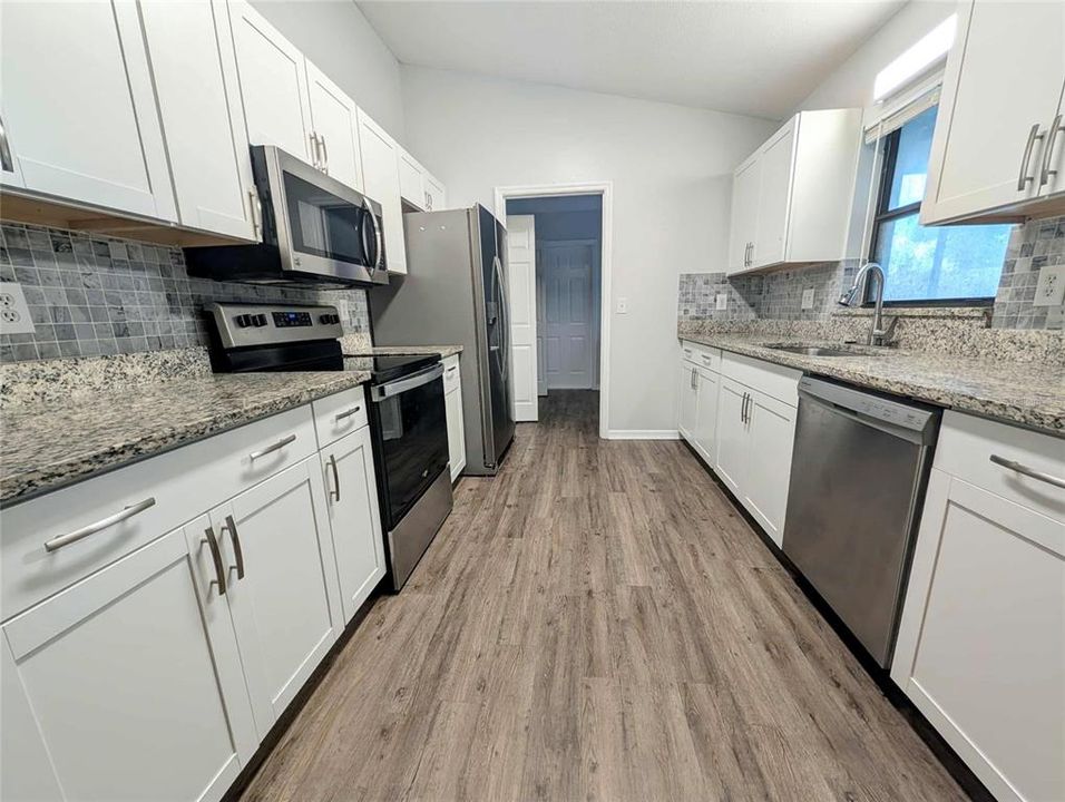 For Rent: $1,900 (3 beds, 2 baths, 1609 Square Feet)