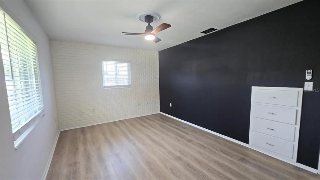 待售: $299,000 (2 贝兹, 2 浴室, 1238 平方英尺)