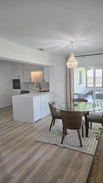 待售: $299,000 (2 贝兹, 2 浴室, 1238 平方英尺)