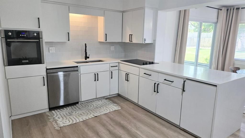 待售: $299,000 (2 贝兹, 2 浴室, 1238 平方英尺)