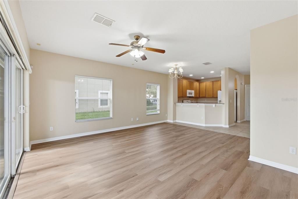 На продажу: $295,000 (3 спален, 2 ванн, 1472 Квадратных фут)