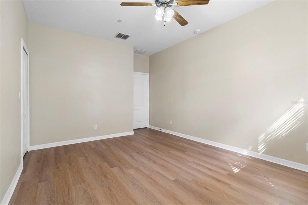 На продажу: $295,000 (3 спален, 2 ванн, 1472 Квадратных фут)