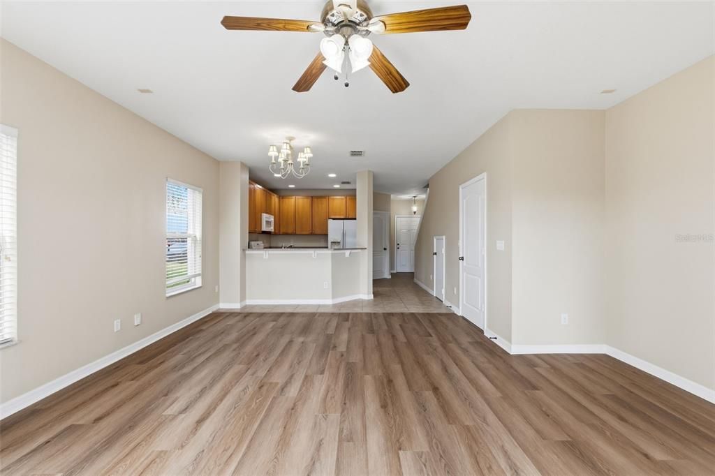 На продажу: $295,000 (3 спален, 2 ванн, 1472 Квадратных фут)