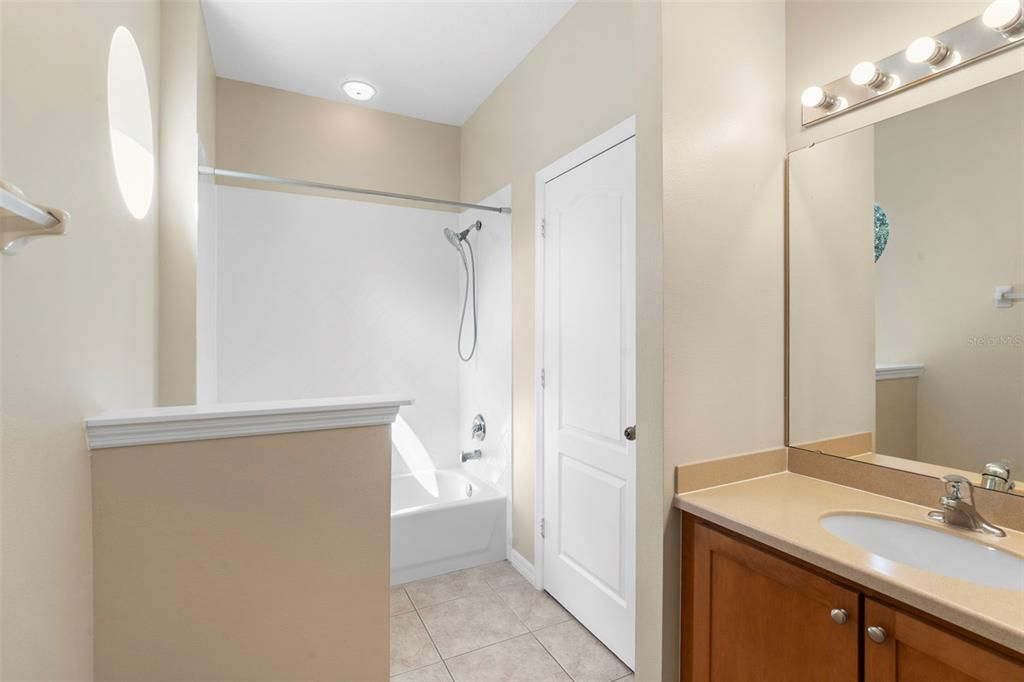 На продажу: $295,000 (3 спален, 2 ванн, 1472 Квадратных фут)