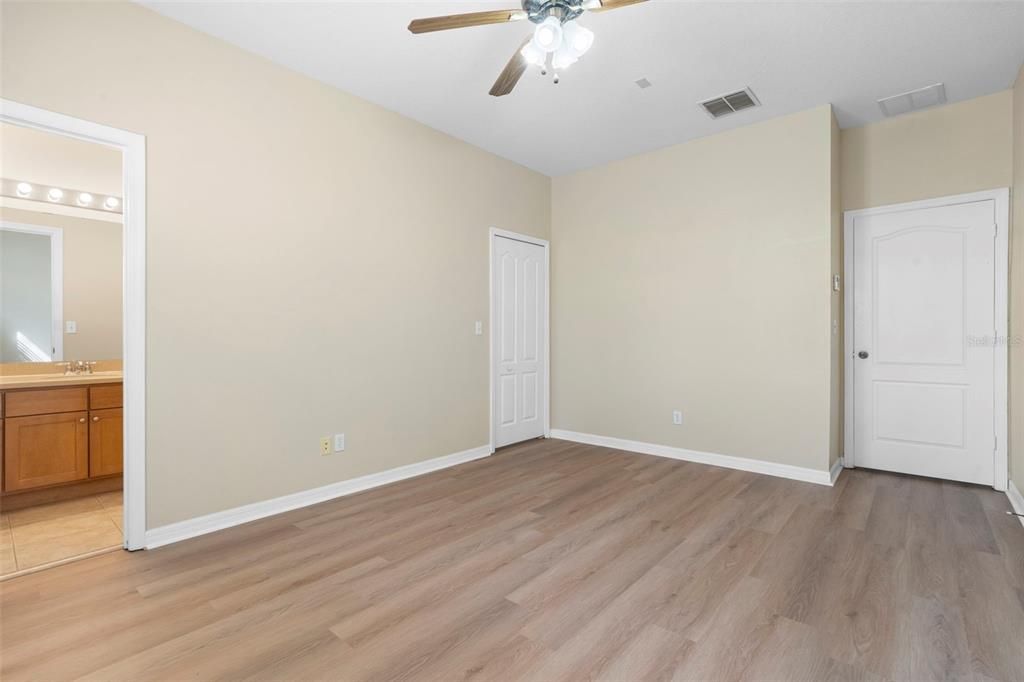 На продажу: $295,000 (3 спален, 2 ванн, 1472 Квадратных фут)