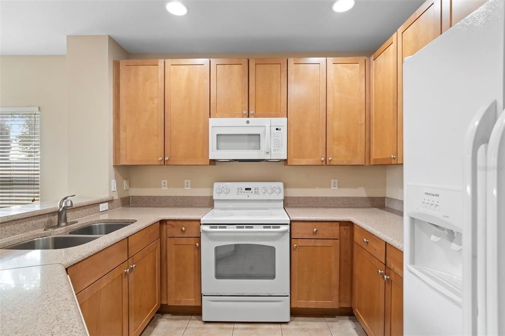 На продажу: $295,000 (3 спален, 2 ванн, 1472 Квадратных фут)