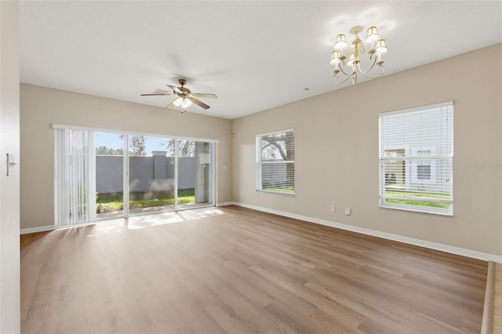 На продажу: $295,000 (3 спален, 2 ванн, 1472 Квадратных фут)